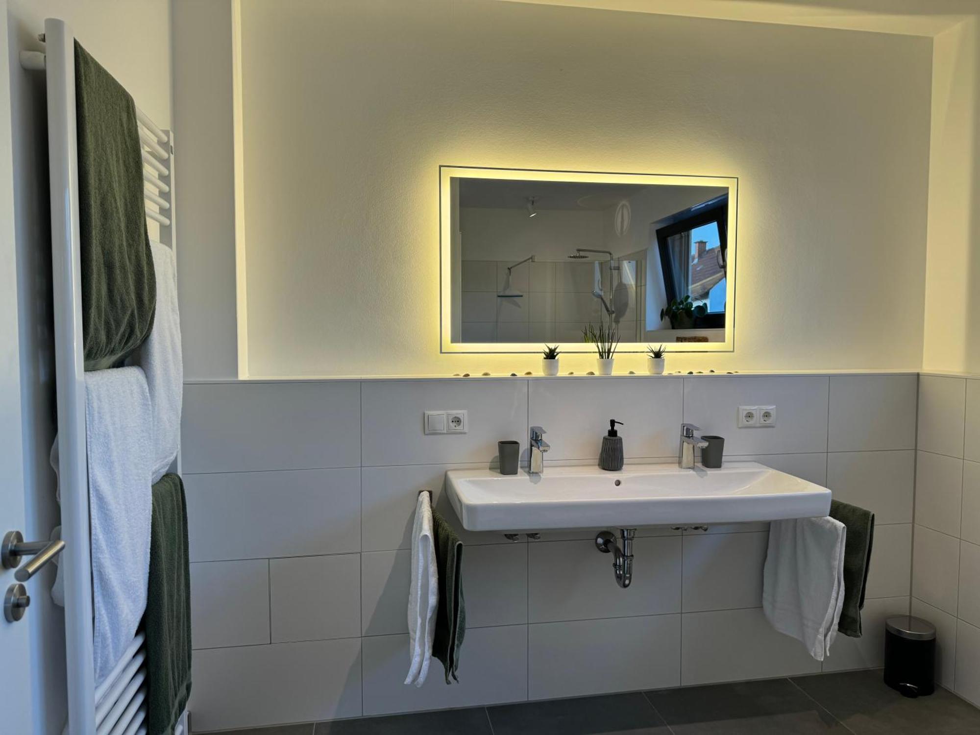 Moderne Ferienwohnung Mit Terrasse, Grill & Privatparkplatz Venningen 외부 사진